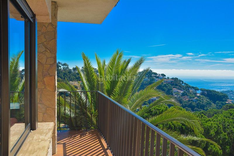 Foto ce229e98-9728-4963-bf9a-1ad3918f4003. Casa amb calefacció aparcament piscina a Serra Brava Lloret de Mar