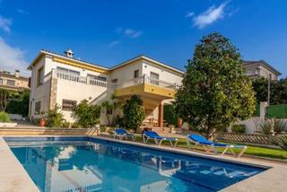 Haus in Roca Grossa. Villa con licencia turistica y vistas al mar en lloret de mar  i