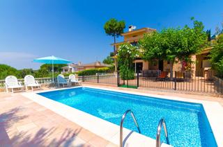 Maison à Montbarbat. Villa con licencia turística en montbarbat  tu inversión segura