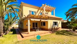 Chalet en Veneciola e 62. Exclusiva villa de 7 dormitorios en parcela privada junto al mar