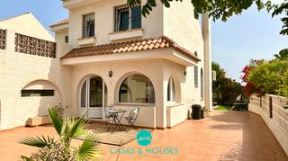 Chalet in Calle río manzanares 13. Playa honda chalet ubicado en una zona tranquila