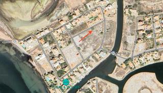 Wohngrundstück in Urbanización veneziola golf 81. Amplia parcela en venta en veneziola, polígono a, la manga del m