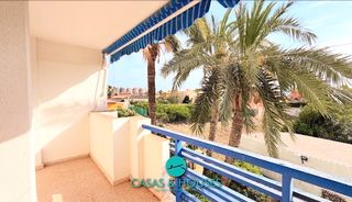 Apartament a Gran vía de la manga 105b. Vistas al atardecer, gran terraza y un enorme potencial en una d
