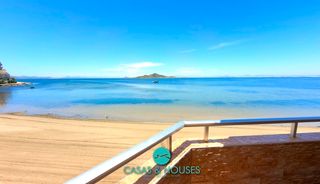 Apartament a Calle v 36. Exclusivo apartamento reformado en primera línea del mar menor c