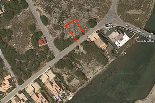 Wohngrundstück in Veneciola e 121. Parcela de 1.070 m2 en veneciola