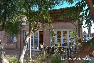 Chalet in Polígono y 155. Chalet ubicado en una de las zonas más tranquilas de la manga ce
