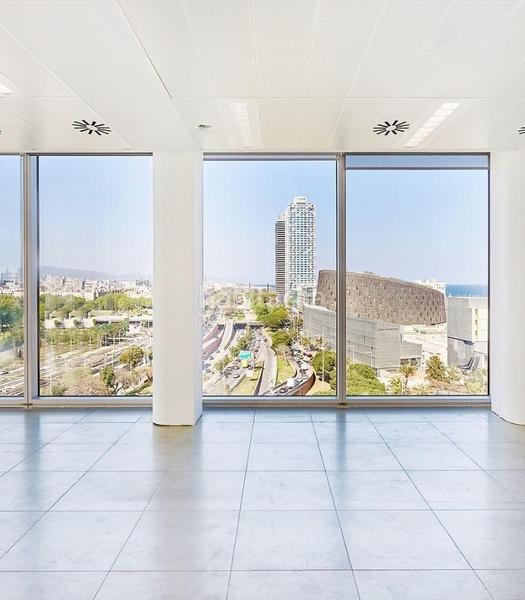 Foto 94368728-af97-44d2-b3d5-15d40b855280. Rent office space with parking in Barceloneta Barcelona
