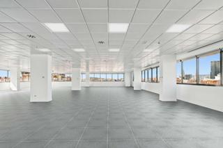 Rent Office space  Carrer de bac de roda. Oficina en 22