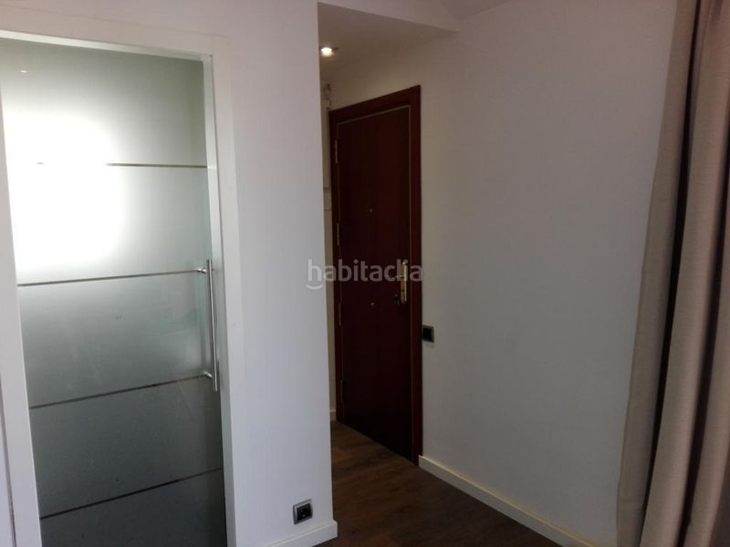 Foto e43a98b0-6bb3-4daa-90fa-0b7a2742df93. Àtic a carrer carrer de berlín 2 a Sants Barcelona