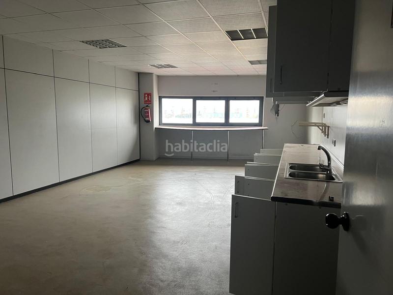 Foto 0c648bab-b35c-4078-b1e5-2a47a8e44de9. Capannone industriale in Granvia LH Hospitalet de Llobregat (L´)