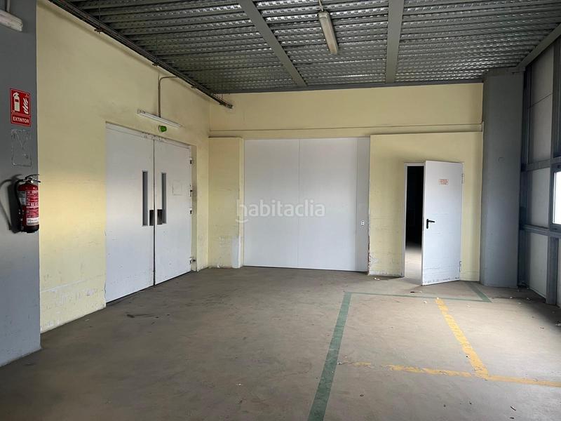 Foto 2eae8627-67a1-490d-84d4-e72b43dc588f. Capannone industriale in Granvia LH Hospitalet de Llobregat (L´)