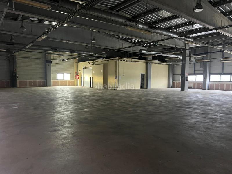 Foto 7193610d-0c42-4d3e-a0bf-36a1969bff99. Capannone industriale in Granvia LH Hospitalet de Llobregat (L´)