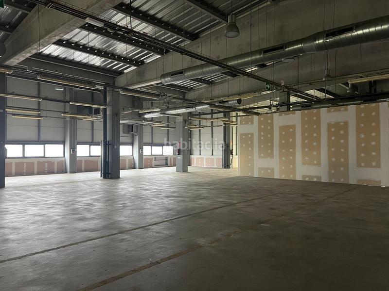 Foto 94f0fc00-51b5-4131-be7b-4aa3469d3bdc. Capannone industriale in Granvia LH Hospitalet de Llobregat (L´)