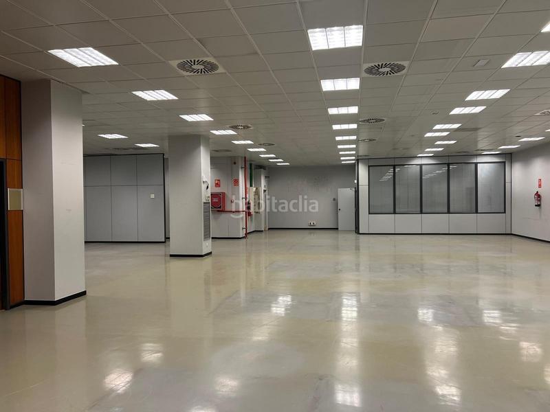 Foto 953f1981-5488-4a74-ad86-5703764a165f. Capannone industriale in Granvia LH Hospitalet de Llobregat (L´)