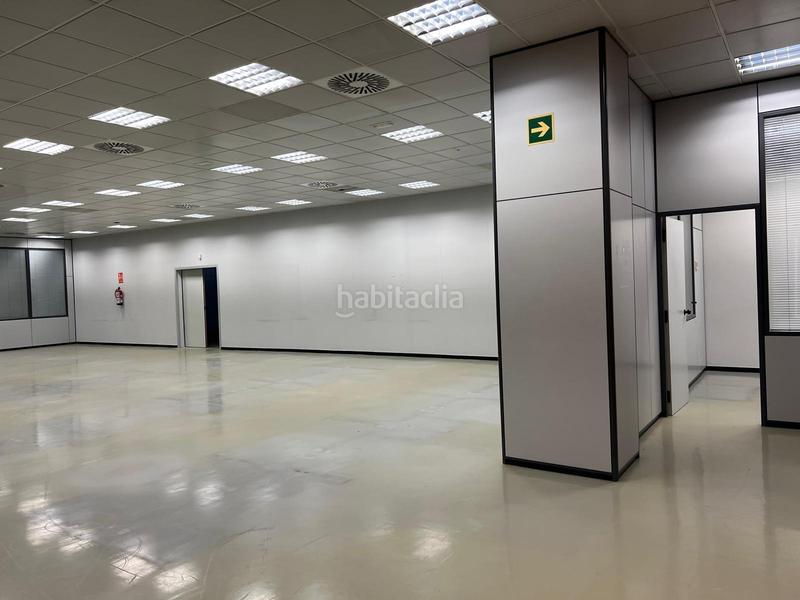 Foto b6ec663b-d020-4dac-9b0f-1b19bc4f8373. Capannone industriale in Granvia LH Hospitalet de Llobregat (L´)