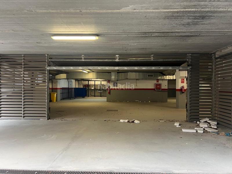 Foto c004ee94-d99b-41b0-add8-f32e057525f5. Capannone industriale in Granvia LH Hospitalet de Llobregat (L´)