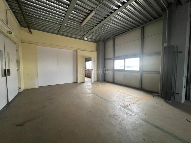 Foto c8b17c34-f409-416d-b162-0588d847889f. Capannone industriale in Granvia LH Hospitalet de Llobregat (L´)