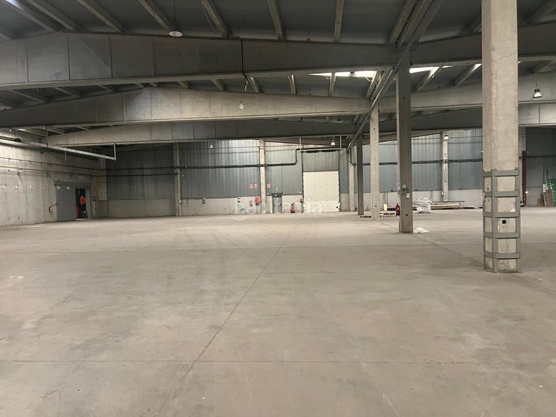 Foto b4a96b4d-26e6-41a4-a31e-ca5494c0c733. Alquiler nave industrial  en alquiler, en Celrà