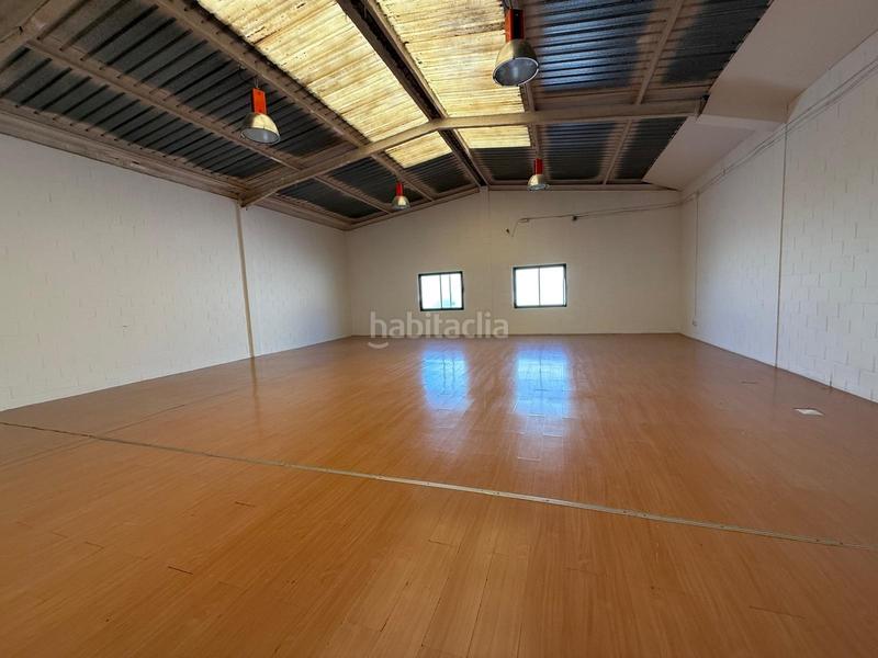 Foto 6518d5a2-2676-42d6-889f-827086295883. Rent industrial building in Bon Pastor Barcelona