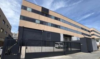 Location Bâtiment à usage industriel à Bufalà. Nave en alquiler, en badalona