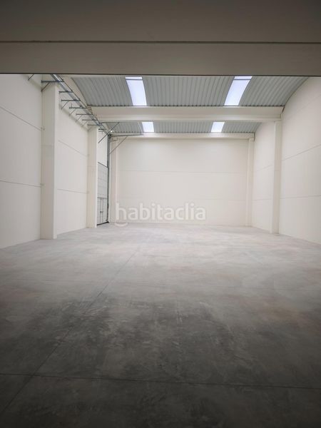 Foto a7e7c698-5ad7-4225-afbf-dabb69565d97. Location bâtiment à usage industriel dans Levantina - Montgavina - Quintmar Sitges