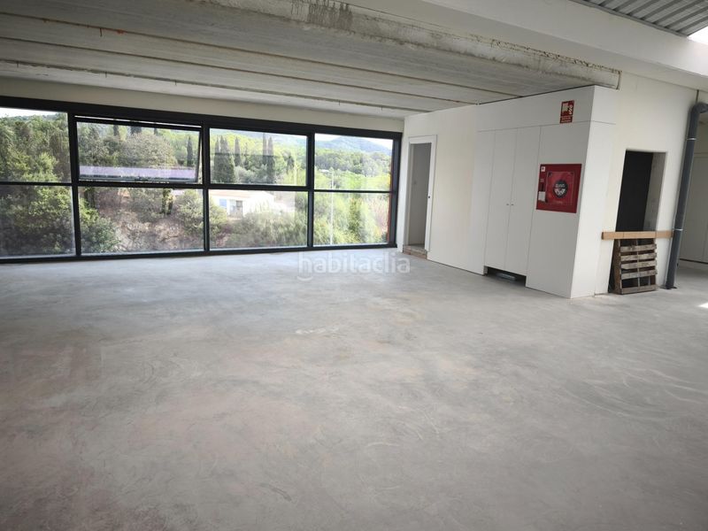 Foto c146721a-cdb1-4d4f-b161-d2ec4565d1f7. Location bâtiment à usage industriel dans Levantina - Montgavina - Quintmar Sitges