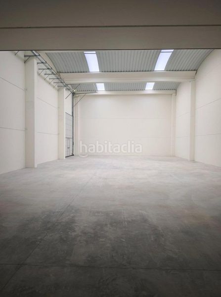 Foto ddb086bd-c883-4b36-ae37-79c9adb7768d. Location bâtiment à usage industriel dans Levantina - Montgavina - Quintmar Sitges