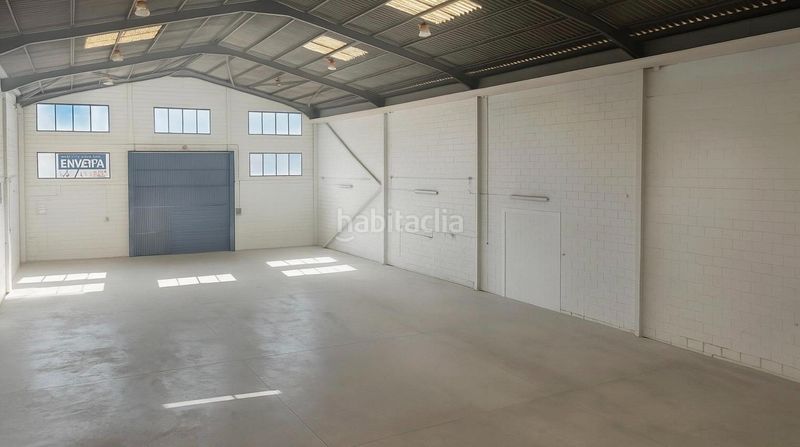 Foto 834f5395-4572-4c67-a608-d0aa39b5dcc1. Nau industrial a Canovelles