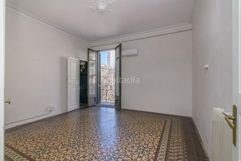 Foto f2e39414-5de7-4e67-8d65-5c2eb7ee3f75. Pis a Dreta de l´Eixample Barcelona