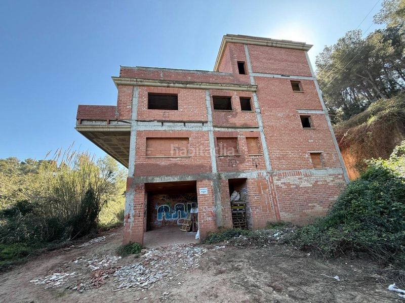 Foto 1e4d4f27-4346-4b49-879f-caeec600b339. Casa amb aparcament a Corbera de Llobregat