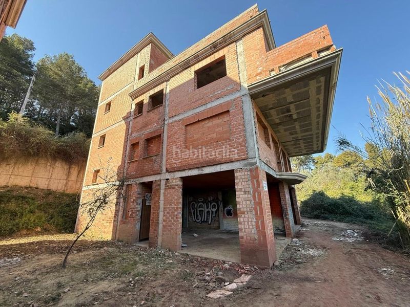 Foto 53db3a3f-ce57-416f-aab4-3c224ad30fd8. Casa amb aparcament a Corbera de Llobregat