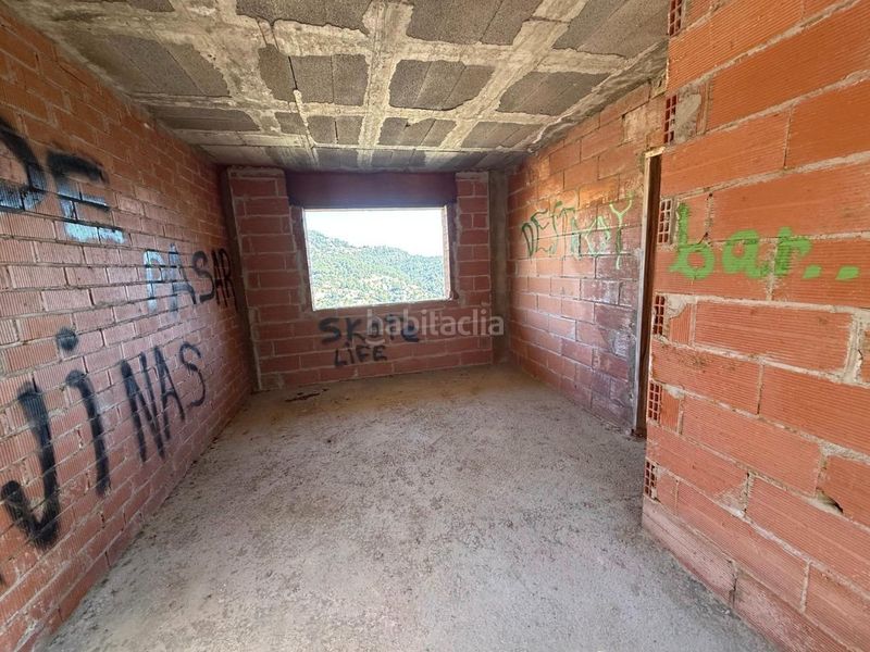 Foto 79cd5859-d7ad-4dad-b5bb-2eabc0b37a73. Casa amb aparcament a Corbera de Llobregat