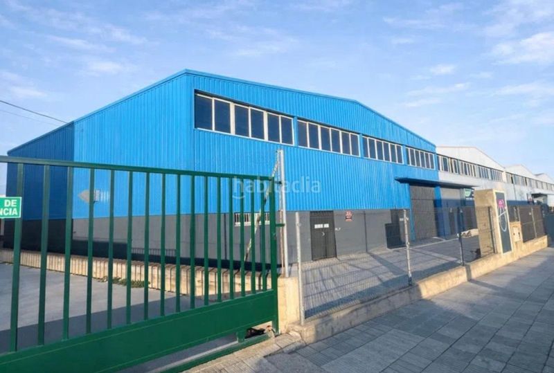 Foto 8a6eaf43-2761-494e-a1ff-18ea76d37129. Location bâtiment à usage industriel dans Abrera