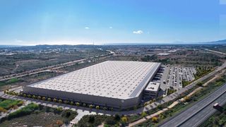 Affitto Capannone industriale in Migjorn. Nave logística en alquiler, en reus