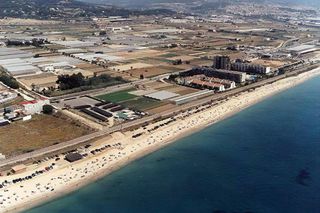 Bâtiment à usage industriel à Cabrera de Mar. Parque comercial en venta, en cabrera de mar