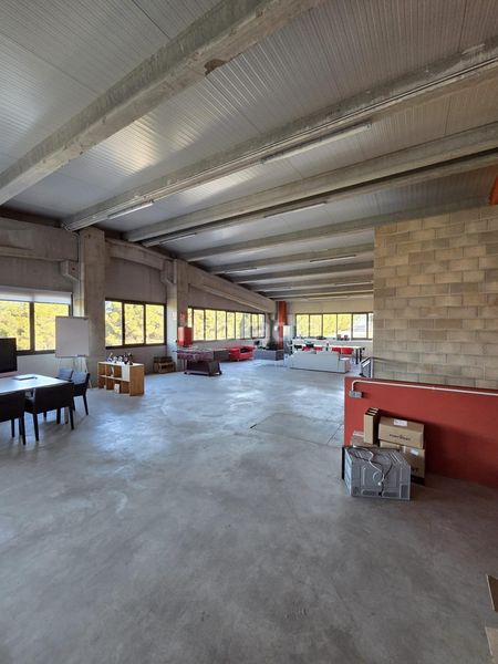 Foto e5d4b610-de9b-4981-886b-bf40249a1727. Location bâtiment à usage industriel dans Els Avets-Can Serrafossà-Ximelis Rubí