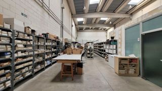 Miete Fabrikhalle in Montigalà. Nave industrial en alquiler, en badalona
