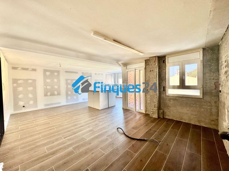 Foto 261c4711-95f2-4dc0-8594-c5f753c6126b. Dúplex amb aparcament a Sant Vicenç de Castellet