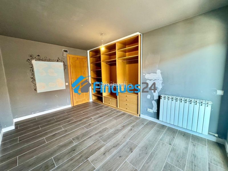 Foto 3ce276a5-a939-4f4f-957a-3383bffd7a34. Dúplex amb aparcament a Sant Vicenç de Castellet