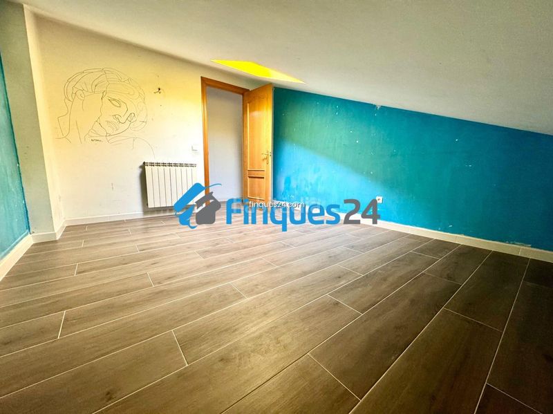 Foto 6db1df3d-7710-4b9d-9e10-acb77e937c3b. Dúplex amb aparcament a Sant Vicenç de Castellet