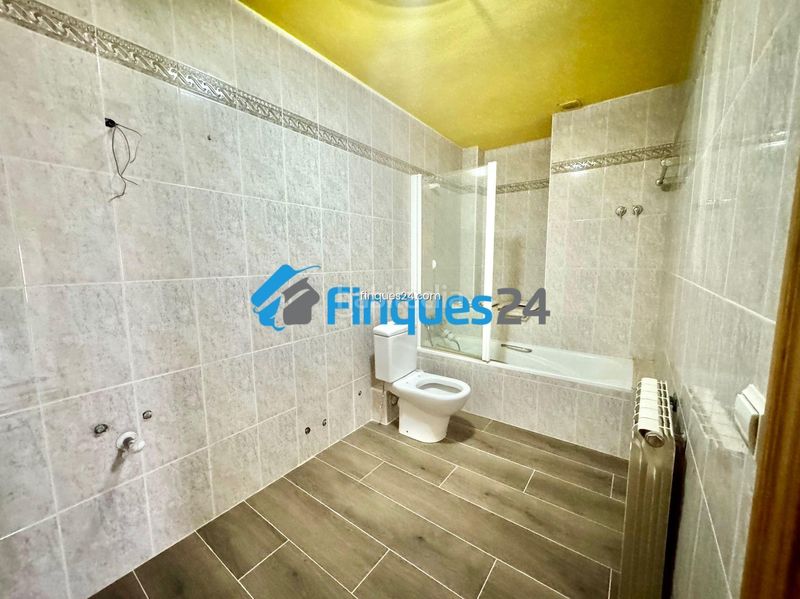 Foto a12b3fff-3af3-4378-afdb-a8ba9007d032. Dúplex amb aparcament a Sant Vicenç de Castellet