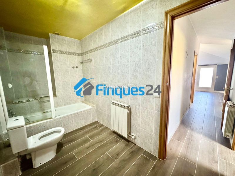 Foto fa44e397-9f63-4b49-83f7-a886a2919799. Dúplex amb aparcament a Sant Vicenç de Castellet