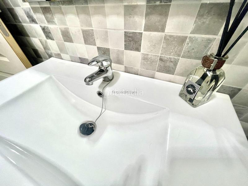 Foto 09135de4-9bf1-4c50-9f5d-d12009f3bc2d. Local comercial a Font dels Capellans - Sagrada Familia Manresa