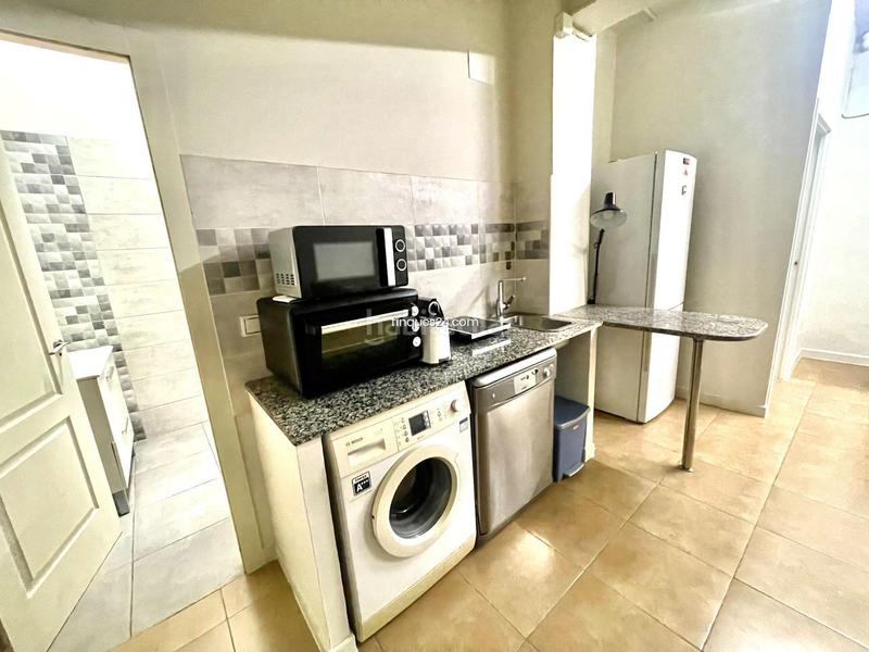 Foto 1990bfde-2426-4a99-9718-3305e5f2433c. Local comercial a Font dels Capellans - Sagrada Familia Manresa