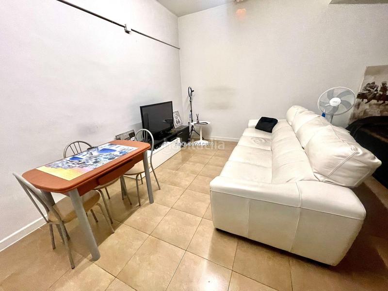 Foto e251cbbd-d70d-487c-86a4-5452745d8635. Local comercial a Font dels Capellans - Sagrada Familia Manresa