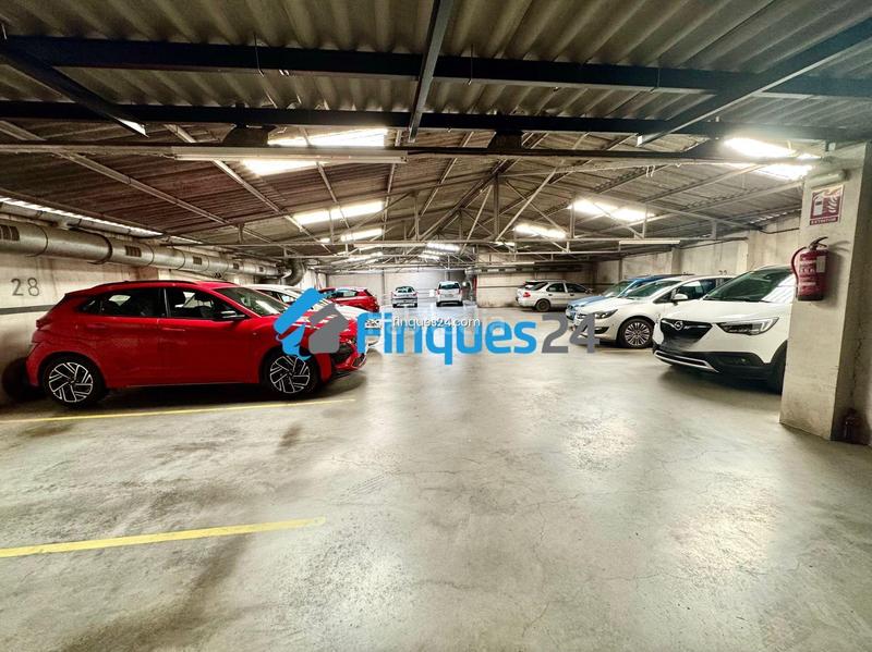 Foto 378d13db-ef4d-43f8-b87a-345af81856f6. Aparcament cotxe a Carretera de Vic - Remei Manresa