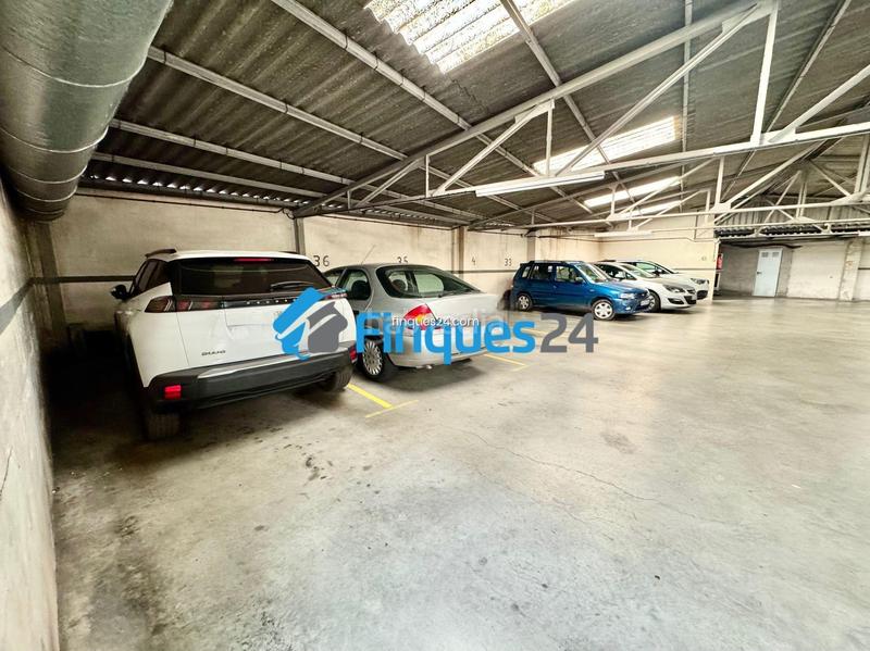 Foto 43ae543d-e7ac-4310-b84a-afaa58128f54. Aparcament cotxe a Carretera de Vic - Remei Manresa