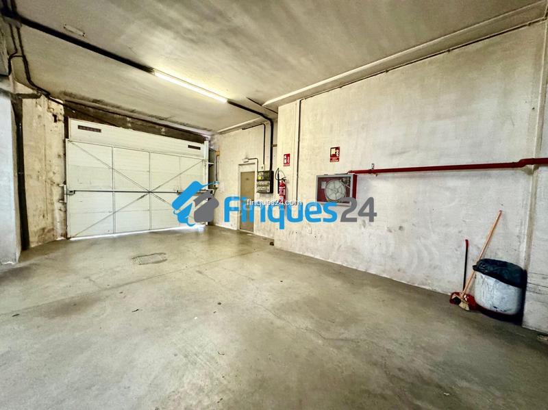 Foto c65125d4-8300-4a3e-a901-a1969958561f. Aparcament cotxe a Carretera de Vic - Remei Manresa