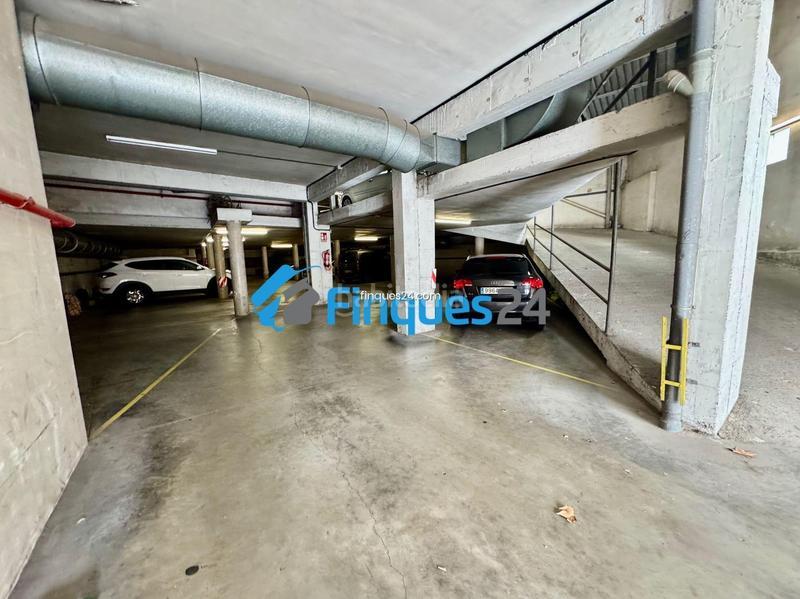 Foto fd2b8906-fcfe-4fdd-8700-a6dd64956249. Aparcament cotxe a Carretera de Vic - Remei Manresa