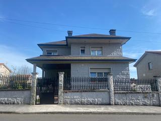 Xalet a Carballiño (O). Ref: 01324 chalet en zona residencial en venta